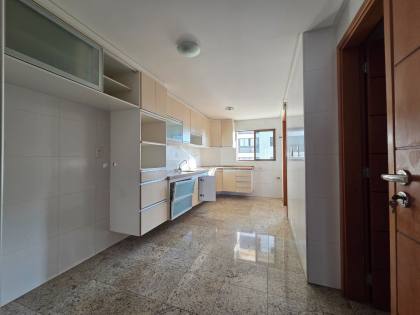 Alugo apartamento no Classic Home de 200m² (4 suítes) Com vista mar