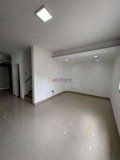 Casa Duplex de 215m² no Condominio Green Village IV com 1 suite master e 2 semi-suites