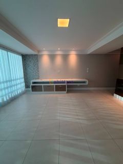 Cobertura de 164m² com 4 quartos no Edifício Luggano moderno e todo reformado.