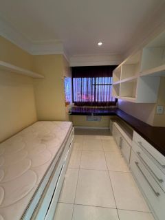 Cobertura de 164m² com 4 quartos no Edifício Luggano moderno e todo reformado.