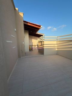 Cobertura de 164m² com 4 quartos no Edifício Luggano moderno e todo reformado.