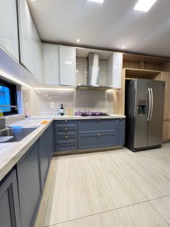 Casa duplex de 340m² com 5 suítes + espaço gourmet com piscina no Alphaville Araçagy