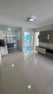 Casa duplex de 240m² com 4 suítes (1 master), piscina e churrasqueira no Quintas do Calhau