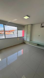 Casa duplex de 240m² com 4 suítes (1 master), piscina e churrasqueira no Quintas do Calhau