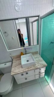 Casa duplex de 240m² com 4 suítes (1 master), piscina e churrasqueira no Quintas do Calhau