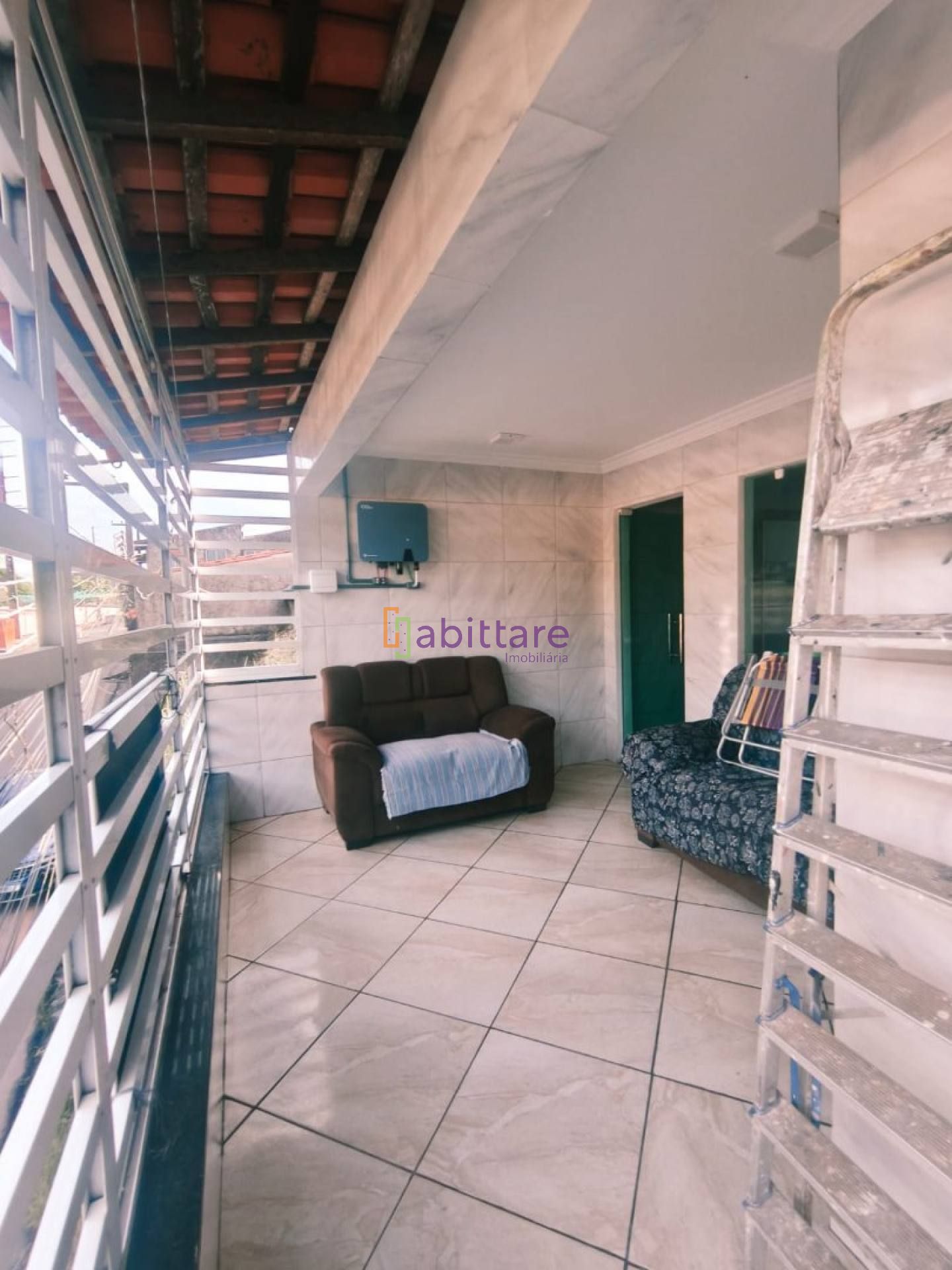 Casa Solta de 205,14m² com 2 quartos (1 suíte) e Ponto Comercial