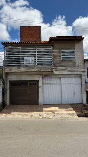 Casa Solta de 205,14m² com 2 quartos (1 suíte) e Ponto Comercial