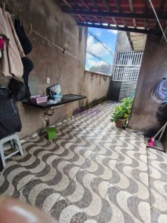 Casa Solta de 205,14m² com 2 quartos (1 suíte) e Ponto Comercial