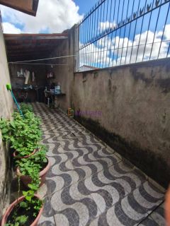 Casa Solta de 205,14m² com 2 quartos (1 suíte) e Ponto Comercial