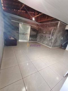 Casa Solta de 205,14m² com 2 quartos (1 suíte) e Ponto Comercial