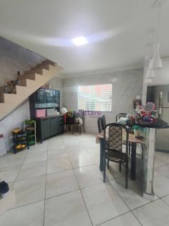 Casa Solta de 205,14m² com 2 quartos (1 suíte) e Ponto Comercial
