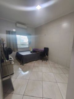Casa Solta de 205,14m² com 2 quartos (1 suíte) e Ponto Comercial