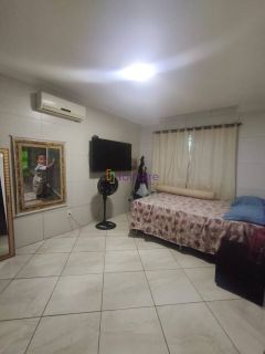 Casa Solta de 205,14m² com 2 quartos (1 suíte) e Ponto Comercial