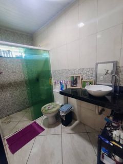 Casa Solta de 205,14m² com 2 quartos (1 suíte) e Ponto Comercial