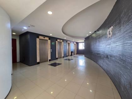 Alugo sala comercial no Edificio Vinicius de Moraes de 75m²
