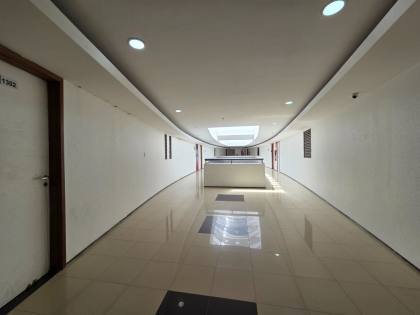 Alugo sala comercial no Edificio Vinicius de Moraes de 75m²