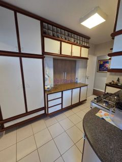 EXCLUSIVIDADE NO CALHAU | APARTAMENTO DE 163m² COM 3 QUARTOS (2 SUÍTES) – ED. JOÃO MUNIZ II⁣
