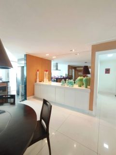 Casa de 420m² com 3 suítes sendo 1 suite master com closet - Parque Atlântico