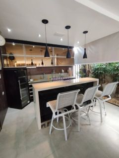 Casa de 420m² com 3 suítes sendo 1 suite master com closet - Parque Atlântico