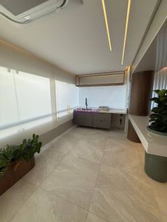 Apartamento no Edifício Olimpus de 234m² totalmente reformado com 4 suítes