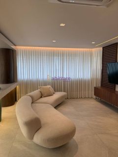 Apartamento no Edifício Olimpus de 234m² totalmente reformado com 4 suítes