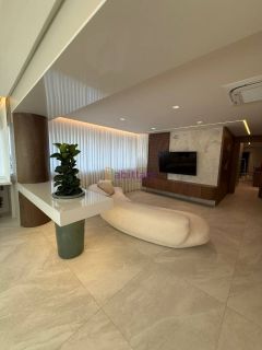 Apartamento no Edifício Olimpus de 234m² totalmente reformado com 4 suítes