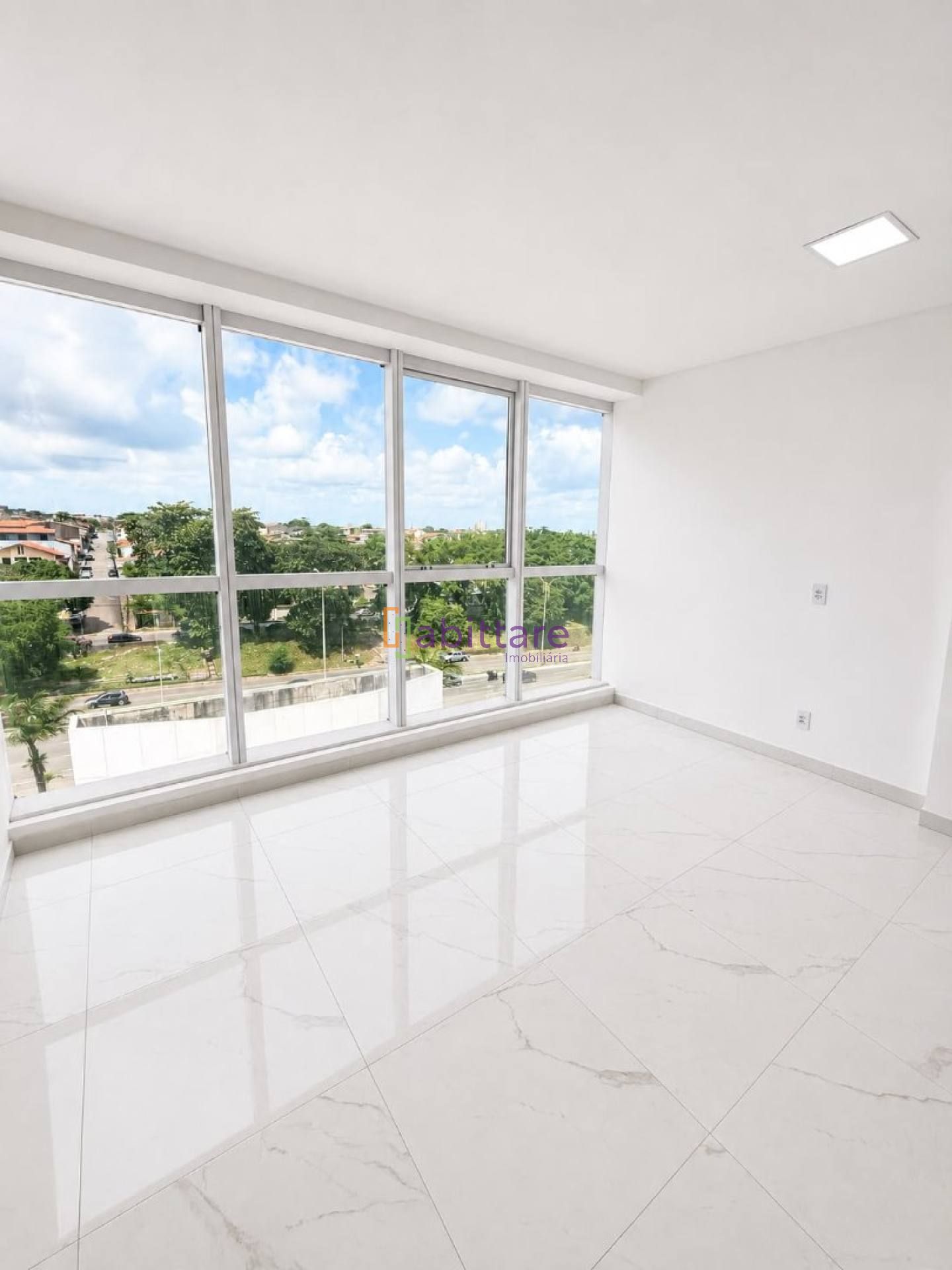 Alugo sala comercial no Shopping da Ilha de 34m²