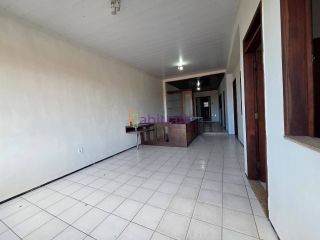 Casa solta no Centro de 150m³ - 3 suítes - Próxima ao Hospital da Criança