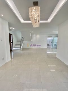 Casa no Cond. Andorra - 4 quartos (3 suítes) com excelente quintal