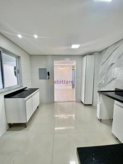 Casa no Cond. Andorra - 4 quartos (3 suítes) com excelente quintal