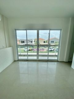 Casa no Cond. Andorra - 4 quartos (3 suítes) com excelente quintal