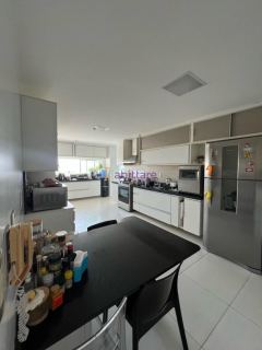 Apartamento de 400m² com 4 suítes no Condomínio CASA DO MORRO