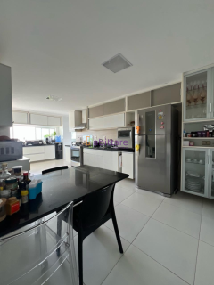 Apartamento de 400m² com 4 suítes no Condomínio CASA DO MORRO