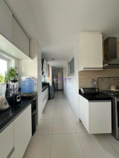 Apartamento de 400m² com 4 suítes no Condomínio CASA DO MORRO
