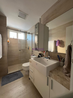 Apartamento de 400m² com 4 suítes no Condomínio CASA DO MORRO