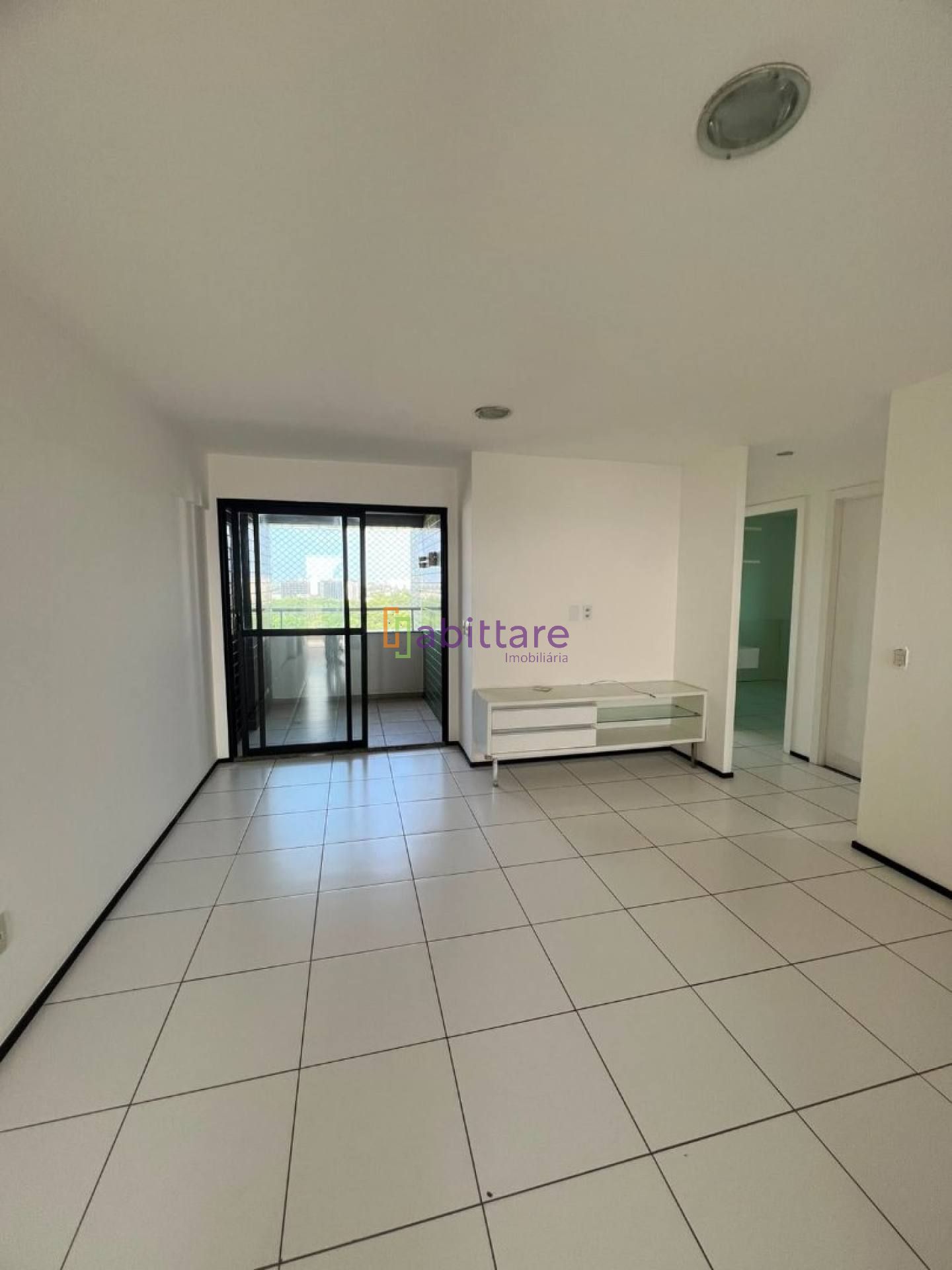 Alugo Apartamento no Edifício Bahrein de 77m² com 3 Quartos (1 suíte) - Renascença