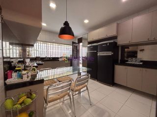 CASA DUPLEX MOBILIADA + PONTO COMERCIAL | 4 SUÍTES | 300m²