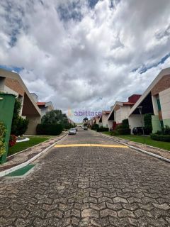 CASA DUPLEX DE ALTO PADRÃO – CONDOMÍNIO ECOVITALE