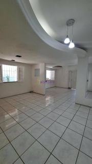 Casa duplex de 382m² com 5 suítes no Jardim Libanês/Olho D'água
