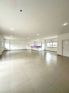 Condomínio Turim - Apartamento de 76m² com 2 suítes no Calhau