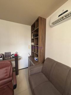 Condomínio Turim - Apartamento de 76m² com 2 suítes no Calhau