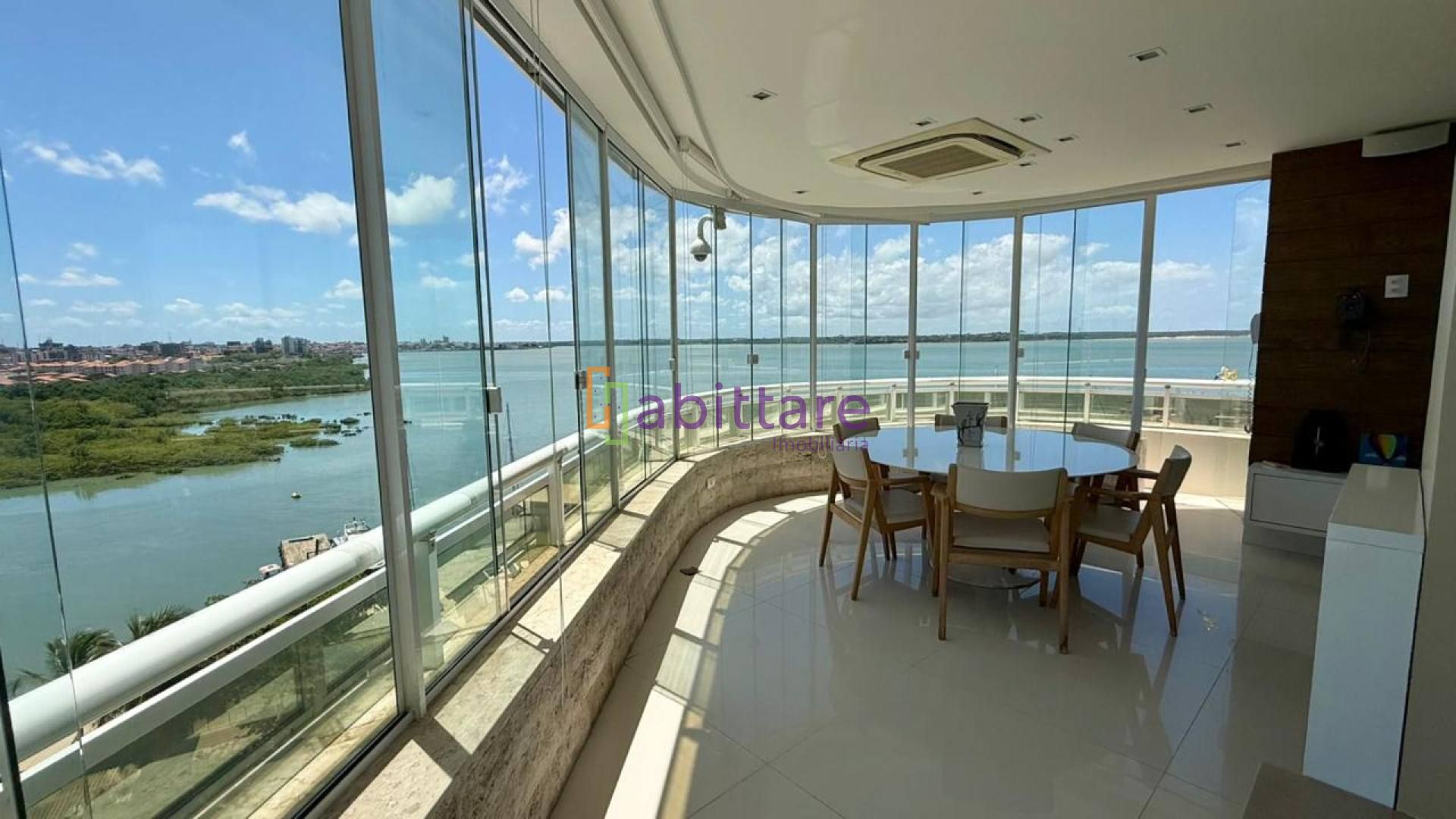 EXCLUSIVO! Apartamento no Ed. Frankfurt de 290m² - Vista Mar