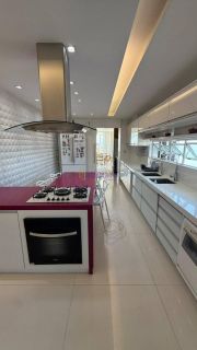 EXCLUSIVO! Apartamento no Ed. Frankfurt de 290m² - Vista Mar