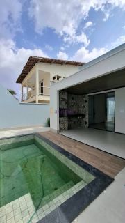 Casa em Residencial no Alto do Calhau de 190m² com 3 suítes + lazer privativo