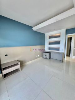 Apartamento exclusivo com fino acabamento no Ed. Paris de 370m² - Calhau