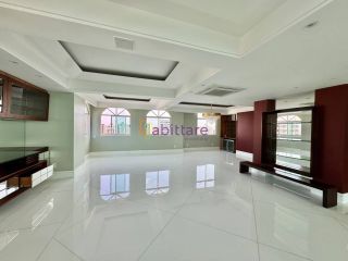 Apartamento exclusivo com fino acabamento no Ed. Paris de 370m² - Calhau