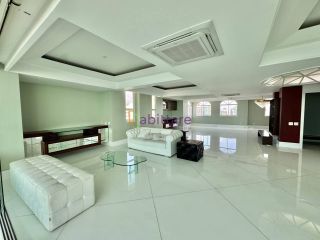 Apartamento exclusivo com fino acabamento no Ed. Paris de 370m² - Calhau