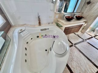 Apartamento exclusivo com fino acabamento no Ed. Paris de 370m² - Calhau