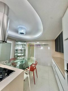 Apartamento exclusivo com fino acabamento no Ed. Paris de 370m² - Calhau