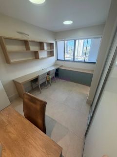 Locação no Edifício Nazeu Quadros de 163m2 com 3 suítes - Vista Mar